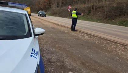 Punimet në rrugë, bllokohet qarkullimi në aksin rrugor Librazhd-Korçë nga sot deri më 5 shkurt