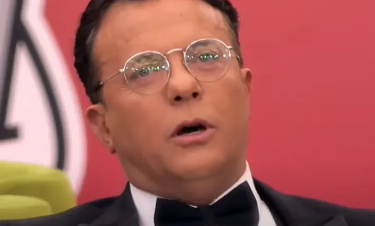 Puthi konkurrenten në mes të emisionit, thyen heshtjen Laert Vasili, kërkon falje publike