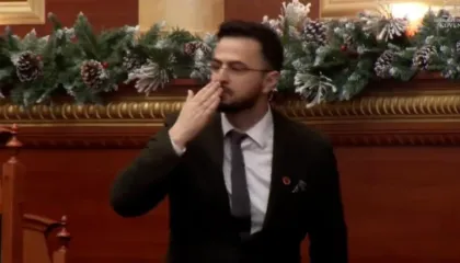 “Puthja simbolike për deputetët dhe diferencat me Lapajn”, Endri Shabani tregon momentet e zgjedhjes Avokat i Popullit