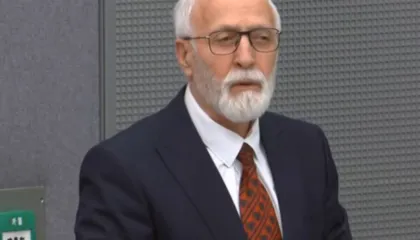 “Qëndroj këtu jo si një kriminel, por si njeri i kalitur në luftra”, Krasniqi: Jemi burgosur padrejtësisht!