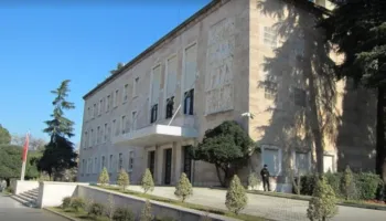 Qeveria miraton indeksimin e pagave të administratës/ Ja kush përfiton nga Presidenti te personeli shëndetësor