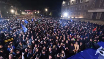 Qeverinë do ta hedhim në Lanë!”/ Opozita fton qytetarët në protestën kombëtare