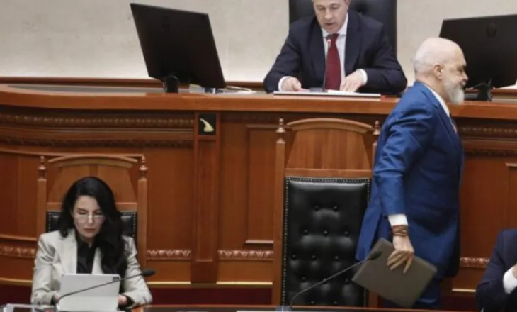 Rama, Balluku dhe frika nga burgu? Një déjà vu që po përsëritet