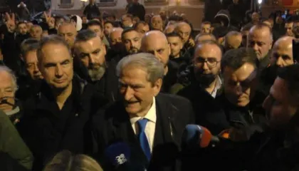 “Rama dhe Lubia, të lidhur si mishi me thoin”/ Berisha: Nuk ka gjë në botë që i shpëton, është i pashpresë