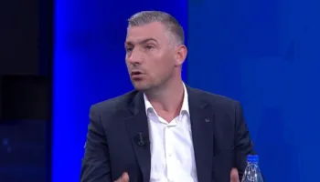 “Rama e Balluku kanë synim të vjedhin…”/ Shembja katastrofike e rrugëve, Nallbati: Kjo është, idiotësi dhe kaq