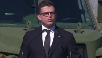 Rama e shkarkoi një ditë më parë nga detyra, Pirro Vengu: Privilegj të udhëhiqja ministrinë e Mbrojtjes