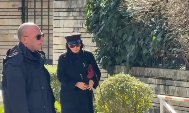 Rama i ngujuar tek Vila 31 pas takimit me ministrat e Ballukut, i shkon edhe Linda