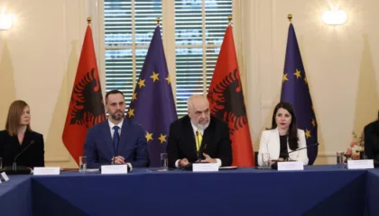 Rama ironizon gjyqtarët: Është koha që të gjithë të shkojmë në paraburgim për shpërdorim detyre