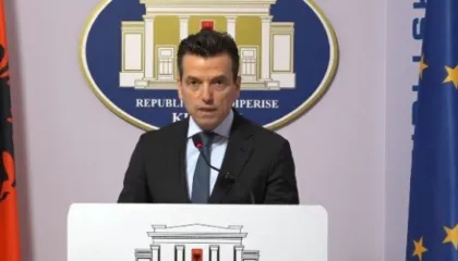 “Rama ka frika nga dosjet po e tradhton”, Shehaj: Koha e pushtetit të paprekshëm po mbaron, drejtësia po..