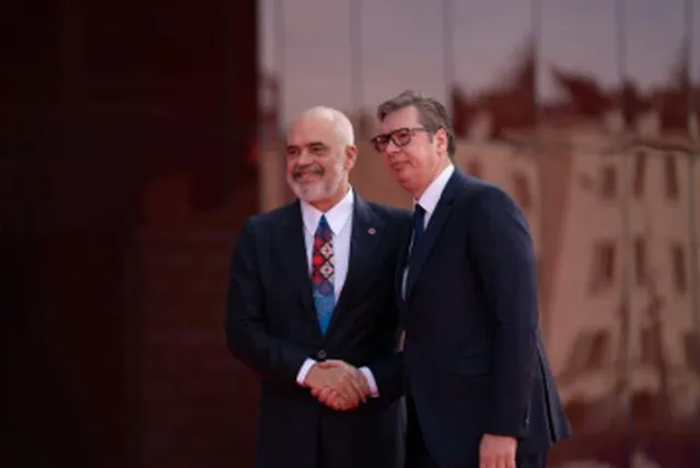 Rama kërkon ta fusë Shqipërinë në BE dorë për dore me Serbinë