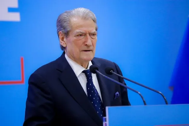 “Rama kishte përgatitur skenarin e gjakderdhjes”, Berisha: Katër protestues u qëlluan nga snajperët e Sokol Bizhgës