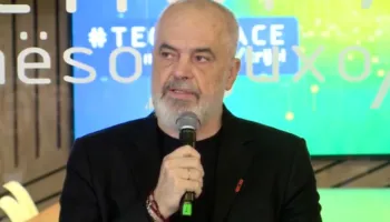 Rama ‘mbyll sytë’ për vjedhjet e Karçanajt tek AKSHI, mohon dijeninë për kompanitë në hetim