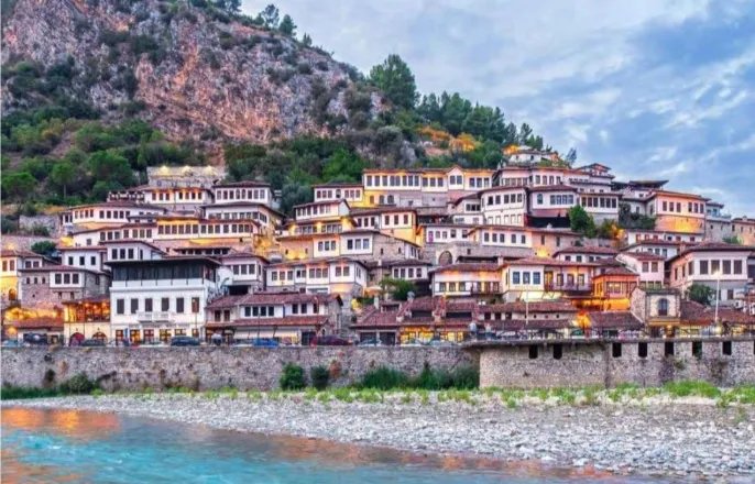 Rama: Në 5 vite, rritje 80% e vizitorëve. Shqipëria turistike sërish në vëmendjen e mediave të huaja