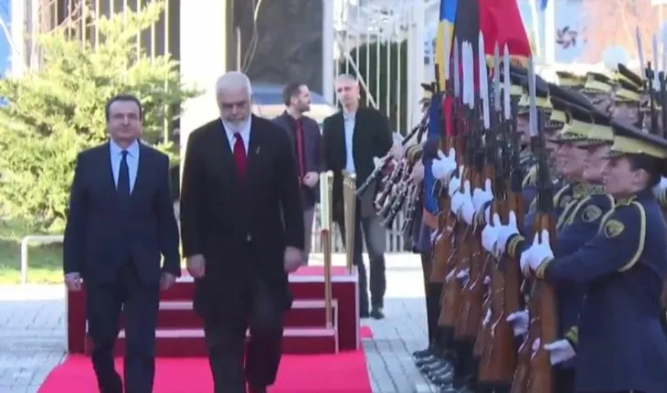 Rama në Kosovë, pritet me ceremoni zyrtare nga Albin Kurti