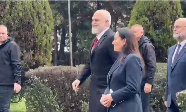 Rama nis takimet në Kosovë, mbërrin në zyrën e Presidentes Vjosa Osmani