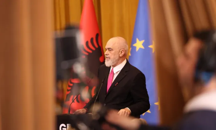 Rama: Prokurorët e SPAK shpërndajnë fletëthirrje si ‘bileta teatri’