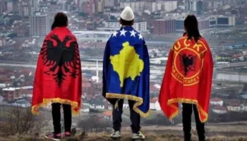 Rama publikon foton simbolike pas 18-vjetorit të Pavarësisë së Kosovës