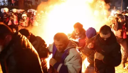 Rama refuzon të shkarkojë Ballukun”/ France24: Shqipëria përfshihet nga një valë protestash antiqeveritare