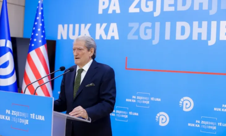 “Rama u bë kryeministër me Sarajet e Surrelit”/ Berisha, konferencë: I tërbuar ai plaçkiti fondet e shqiptarëve