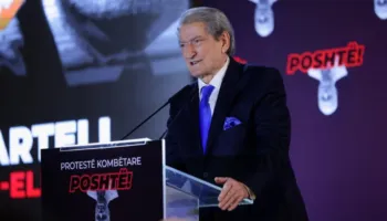 “Rama u përpoq të bënte grusht shteti, por ne e ndaluam”/ Berisha në protestë: Ta shpallim armikun më të rrezikshëm të Shqipërisë