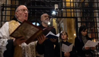 Rama viziton Genazzano në Vatikan, kryeministri publikon fotot: Krah Zojës së Shqipërisë, qëndron përherë edhe flamuri ynë kombëtar