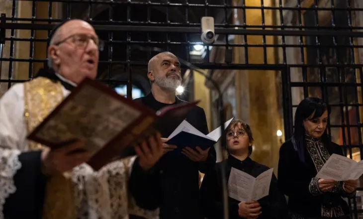 Rama viziton Genazzano në Vatikan, kryeministri publikon fotot: Krah Zojës së Shqipërisë, qëndron përherë edhe flamuri ynë kombëtar