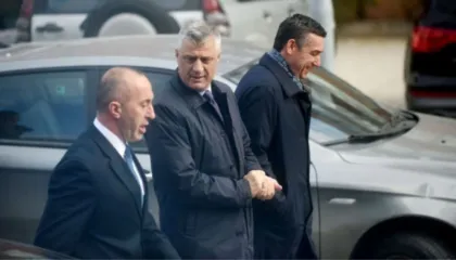 Ramush Haradinaj “në rradhë” me liderët e tjerë politikë të Kosovës, largohet nga drejtimi i AAK- së…