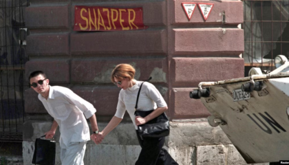 Rasti i “turistëve snajperistë”, nën hetim një 80-vjeçar nga Italia