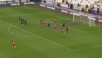 Rei Manaj “çmend” tifozët e Sivaspor, realizon dy gola brenda 4 minutash në barazimin dramatik 3-3