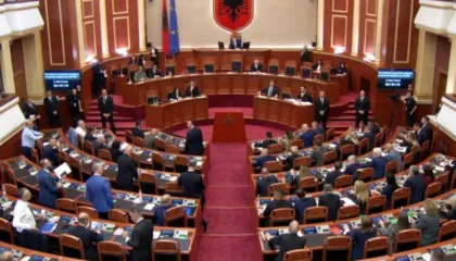 Rendi i Ditës/ Kuvendi sot në seancë plenare/ 2 interpelanca me ministren e Arsimit dhe disa projektligje që pritet të votohen