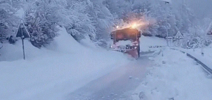Reshje dëbore në veri e juglindje të vendit,ARRSH:Mbetet e bllokuar vetëm Qafë Thora
