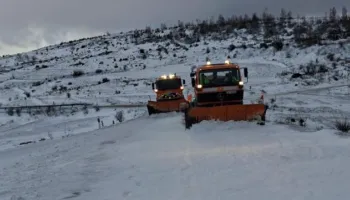 Reshjet e dëborës në akset malore/ ARRSH apelon për kujdes të shtuar dhe goma dimërore