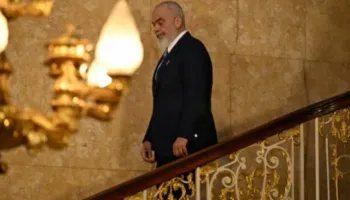 Reuters: Kryeministri shqiptar Edi Rama kërkon të ndalojë gjyqësorin nga shkarkimi i ministrave