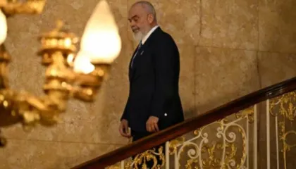 Reuters: Kryeministri shqiptar Edi Rama kërkon të ndalojë gjyqësorin nga shkarkimi i ministrave