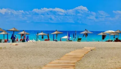 Revista ”Forbes”: Bregdeti verior shqiptar, një potencial serioz për infrastrukturën turistike