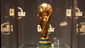 Risi e veçantë në Kupën e Botës 2026, në stadiume do të përdoren qen robotë