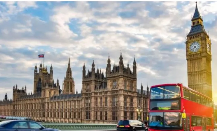 Rregulla të reja udhëtimi në Mbretërinë e Bashkuar! Çfarë ndryshon