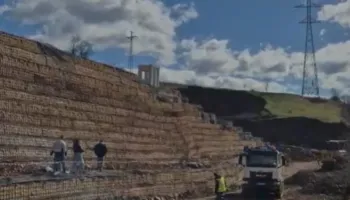 Rrëshqitja e dheut paralizon aksin Përrenjas-Librazhd, ja kur mund të hapet rruga