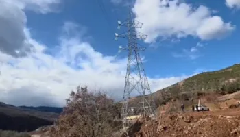 Rrëshqitja e tokës në Librazhd – Korçë, rrezikon shembjen e shtyllës të linjës 110 kV Librazhd – Përrenjas