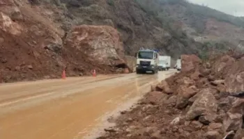 Rreziku mbetet i pranishëm në “Kthesat e Dragostunjës”/ Qarkullim me vështirësi, dhe mungesë masash sigurie