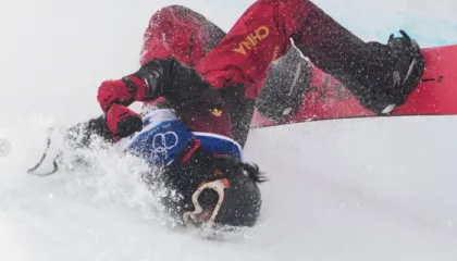 Rrëzim brutal, kinezja Jiayu Liu transportohet me slitë emergjence