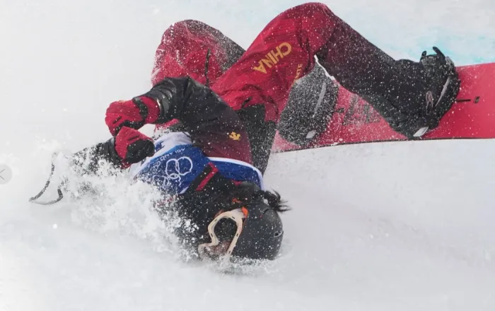 Rrëzim brutal, kinezja Jiayu Liu transportohet me slitë emergjence