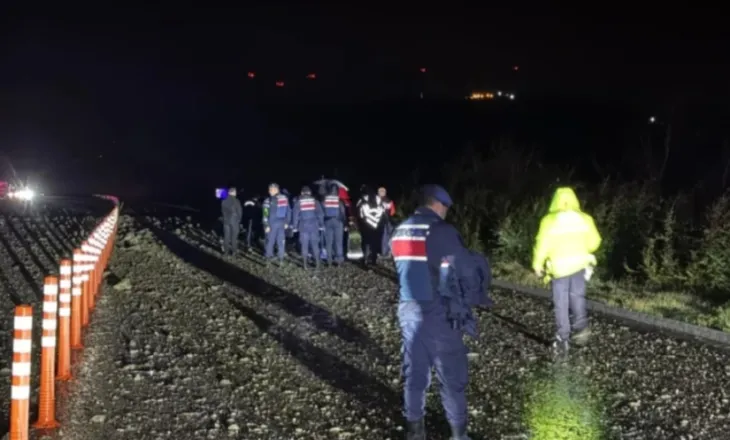 Rrëzohet avioni i forcave turke, humb jetën piloti