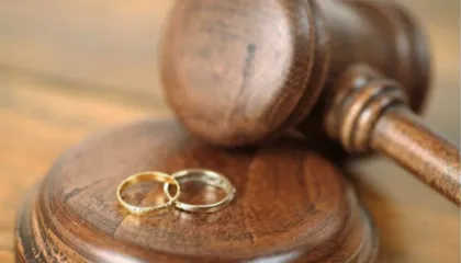 Rriten divorcet, ulet numri i martesave, avokatët: Shkak kushtet ekonomike, kontratat paramartesore lidhje më të qëndrueshme