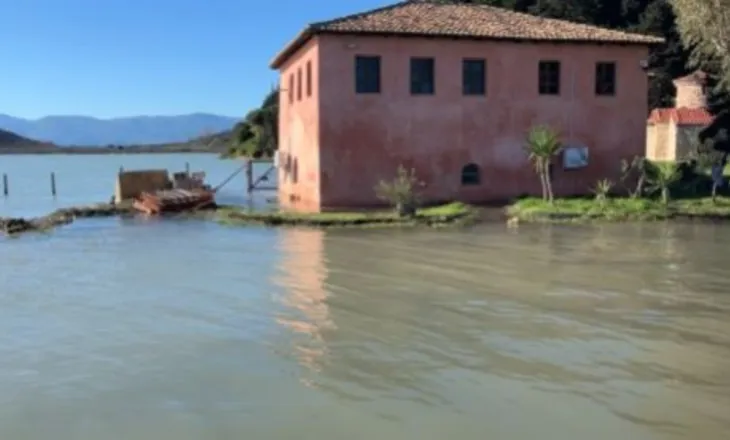 Rritet niveli i ujit në Lagunën e Nartës, shkak bllokimi i kanalit shkarkues