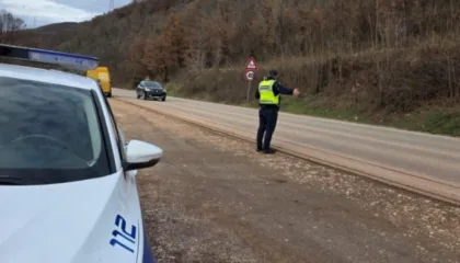 Rruga Korçë-Librazhd bllokohet përkohësisht për dy ditë, ja oraret kur nuk do lejohet lëvizja