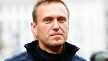 Rusia vrau liderin e opozitës Aleksei Navalny, Britania identifikon helmin që u përdor