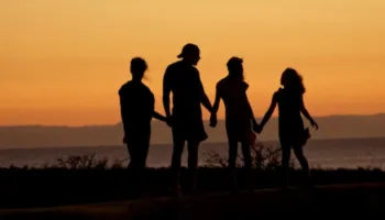 Sa duhet të përfshihen prindërit në edukimin e fëmijëve?