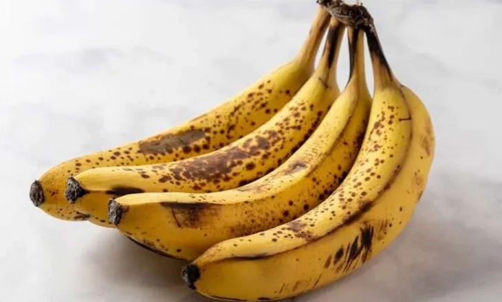 Sa të shëndetshme janë bananet, çfarë duhet të dini dhe sa duhet të hani?