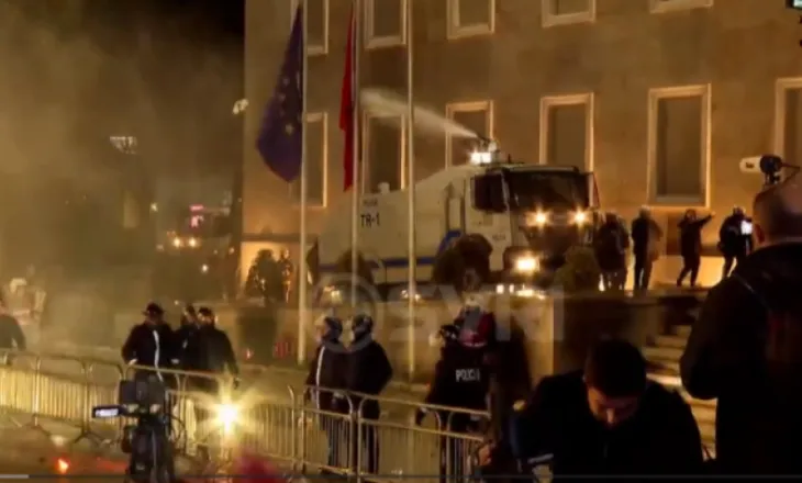 SafeJournalists Network denoncon rrezikun për gazetarët gjatë protestës së opozitës në Tiranë